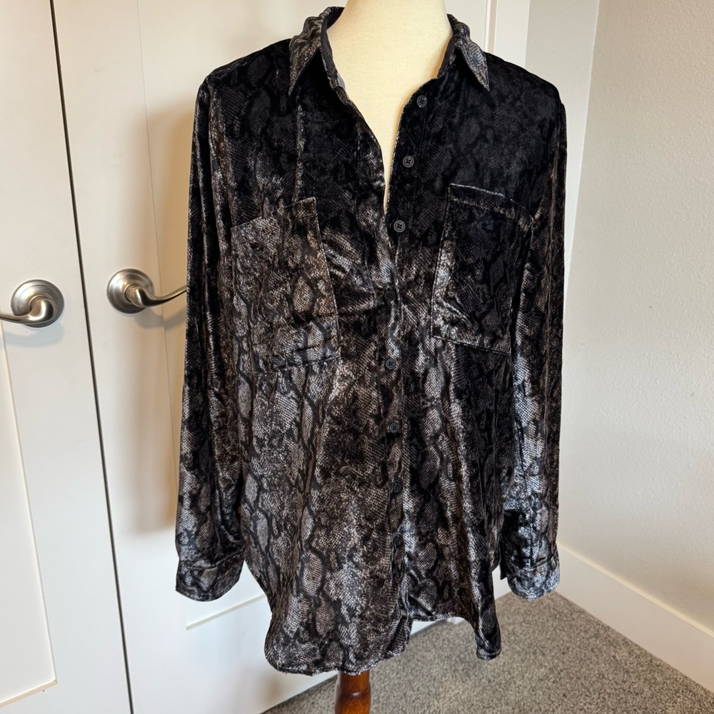 Anthropologie Pilcro Velvet shirt Medium